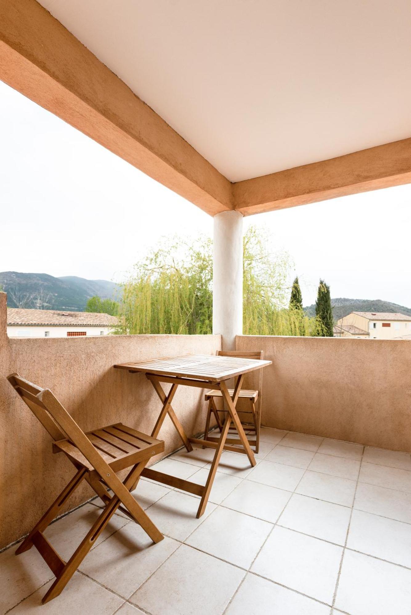 La Tour De Guet Aparthotel Montbrun-les-Bains Room photo